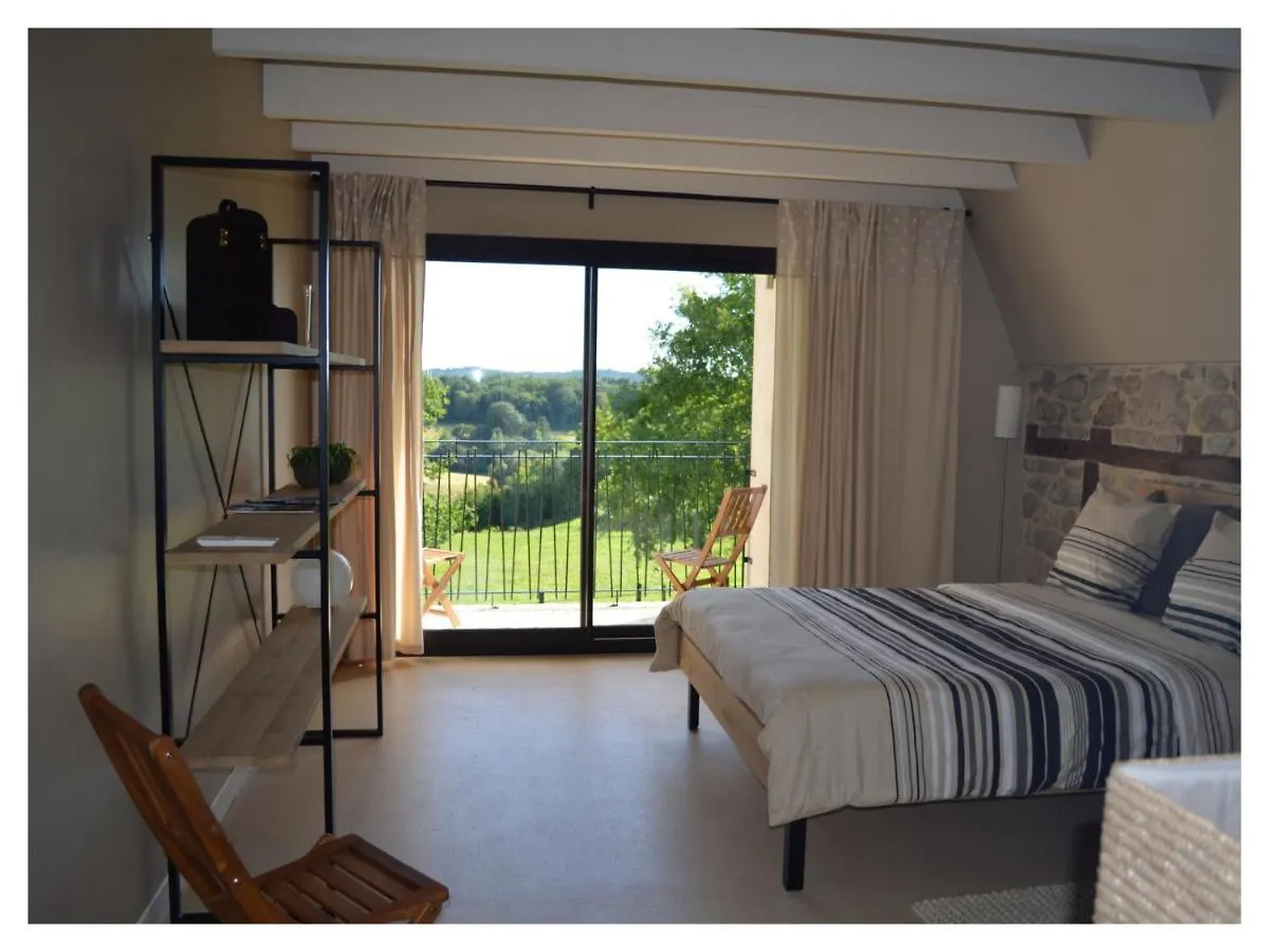 A L'Ombre Du Tilleul Comiac Bed & Breakfast
